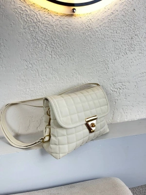 Krem Renk Kapitone YENİSİ 2 BÖLME CB0991