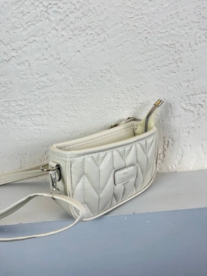 Krem Renk Kapiton TOTE Çanta CB1349