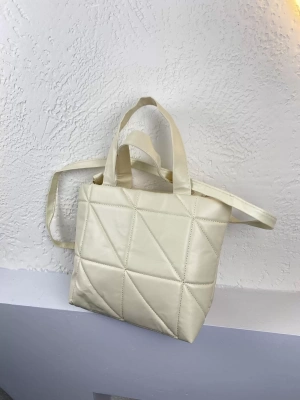 Krem Renk Kapitone Kol Çanta CB8203