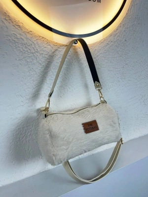 Krem Renk Peluş Çanta CB4109