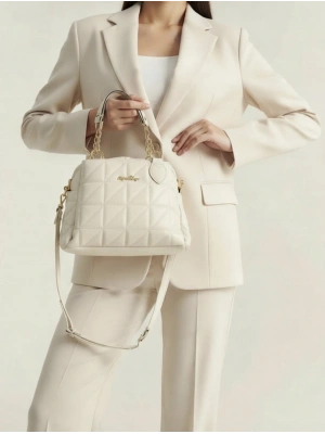 Krem Renk Ponpon hediyeli Zincirli Çapraz Çanta CB7826