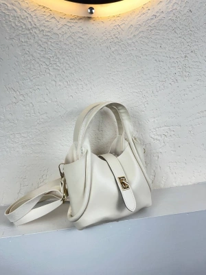 Krem Renk YENİ ÇANTA CB1844