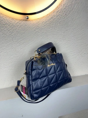 Lacivert Ponpon hediyeli Zincirli Çapraz Çanta CB7826