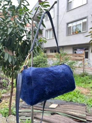 Lacivert Renk PONPON PELUŞLU Çanta CB82191
