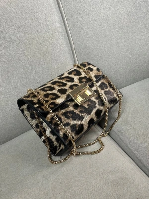 Leopar Zincir Detaylı Çapraz Çanta CB9103