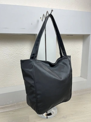 Siyah Büyük Boy Kol HB Çanta CB0935