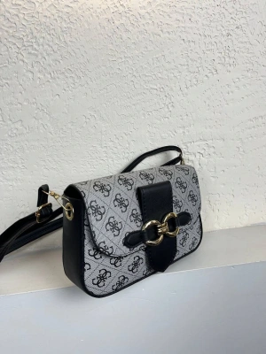 Siyah Gri Desenli Renk Tokalı Çanta CB9100