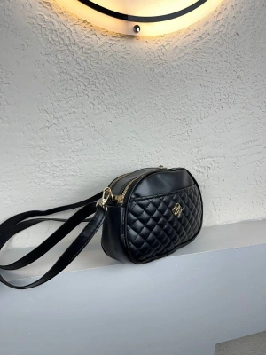 Siyah Kapitone YENİSİ 3 Bölme Çapraz Çanta CB9520