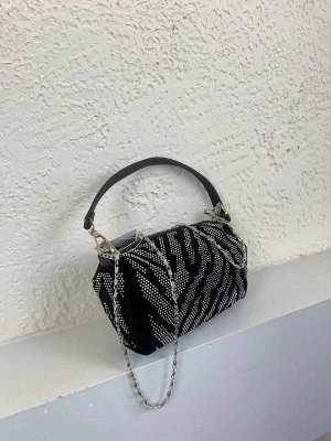 Siyah Karışık Taşlı Zincirli Çanta CB1230