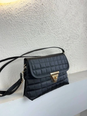 Siyah Renk 2 Bölme Kapitone Çanta CB89114