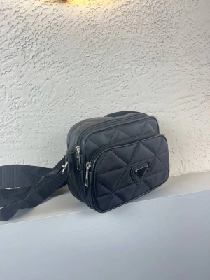 Siyah Renk 2 Bölme Kapitone Kücük Çanta CB0239