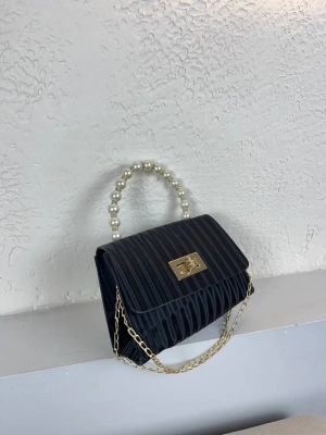 Siyah Renk İncili Zincirli Çanta CB4178