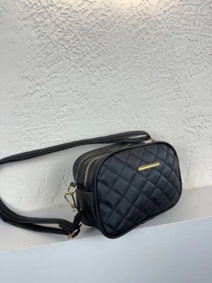 Siyah Renk Kapitone 2 Bölme Çanta CB1274