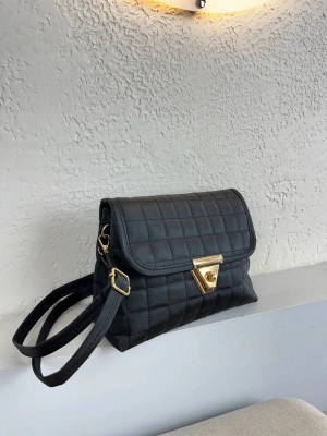 Siyah Renk Kapitone YENİSİ 2 BÖLME CB0991