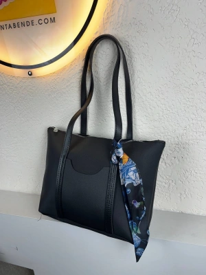 Siyah Renk LAKOS FULARLI Çanta CB2211