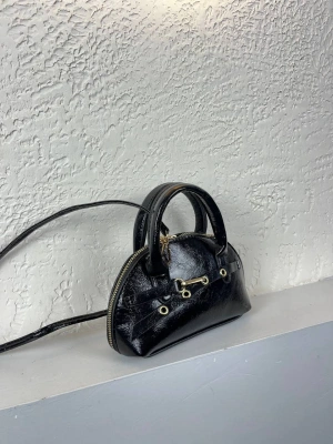 Siyah Renk Önü Tokalı Kalite Çanta CB90171