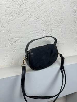 Siyah  Renk Peluş Çanta CB90913