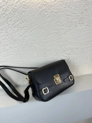 Siyah Renk Yandan Kemerli YENİ Çanta CB8514