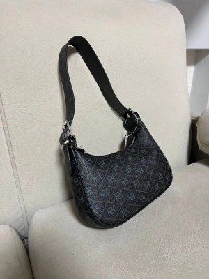 Siyah Renk Yeni Kalite BAGET CB41314