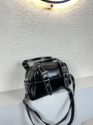 Siyah Renk YENİ KALİTE Çanta ÖN KEMERLİ CB9812
