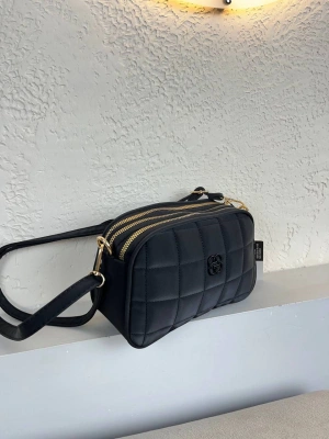 Siyah Renk YENİ 3 BÖLME KALİTE KAPİTONE ÇANTA CB0956