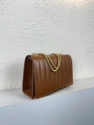 Taba Kalite Zincirli Çapraz Çanta CB65217