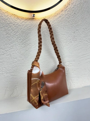 Taba Kolları Hasır Fularlı Kol Çanta CB6714