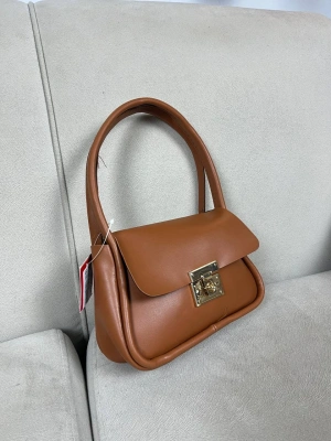 Taba Renk Önü Kilit Kalite Çanta CB90901