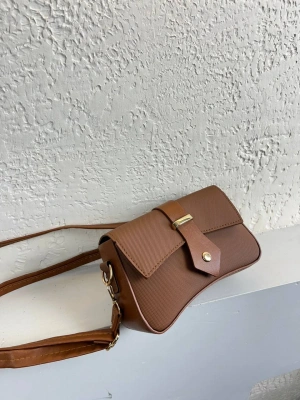 Taba Renk Tokalı Çanta CB65446