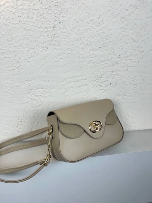 Vizon Renk Kalıp Önü Kilitli Çanta CB9131