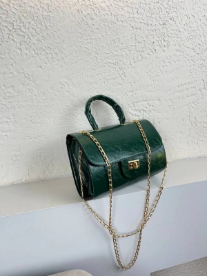 Yeşil Renk Kalıp Zincirli Çapraz Çanta CB8161