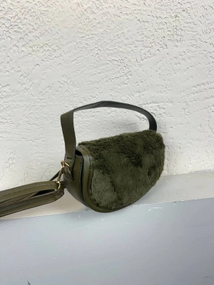 Yeşil Renk Peluş Çanta CB90913