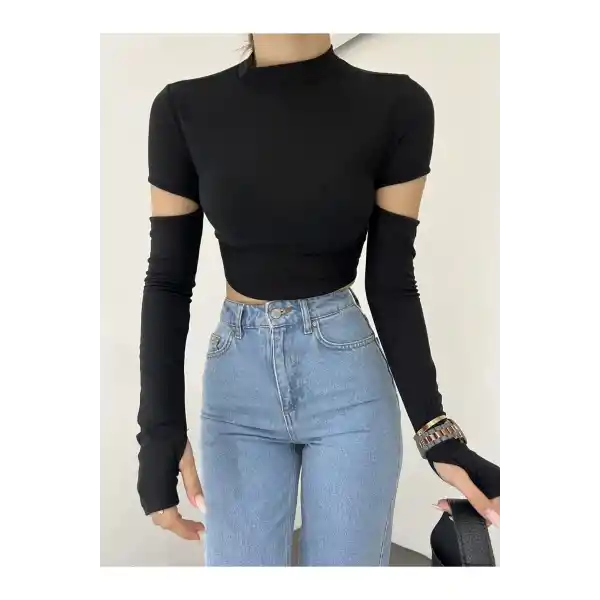 Dik Yaka Kolları Dekolte Detaylı Crop Bluz