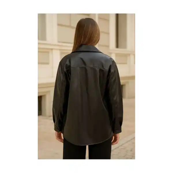 Kadın Siyah Düğmeli Deri Ceket – Şık ve Günlük Kombinlere Uygun