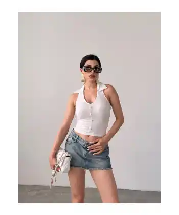 Gömlek Yaka Önü Düğme Detaylı Bluz