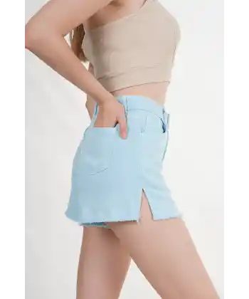 Yırtmaç Detaylı Paçası Püsküllü Açık Mavi Şort