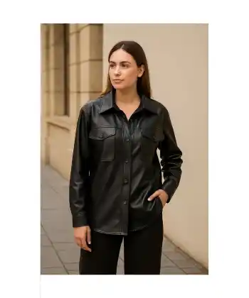 Kadın Siyah Düğmeli Deri Ceket – Şık ve Günlük Kombinlere Uygun