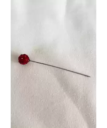 Kırmızı Renk Taşlı Eşarp İğne