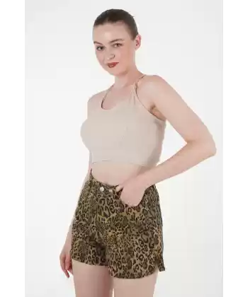 Leopar desenli denim şort