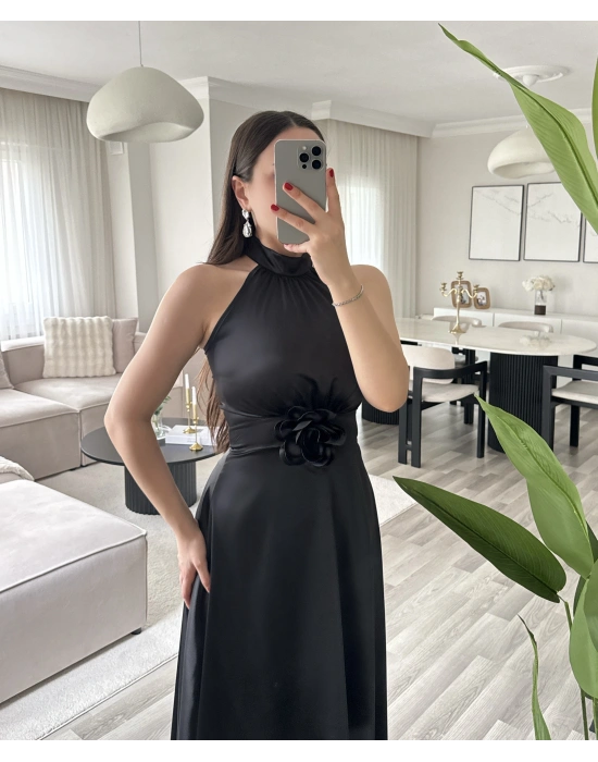 KATHİA ÇİÇEK DETAYLI SİYAH ELBİSE