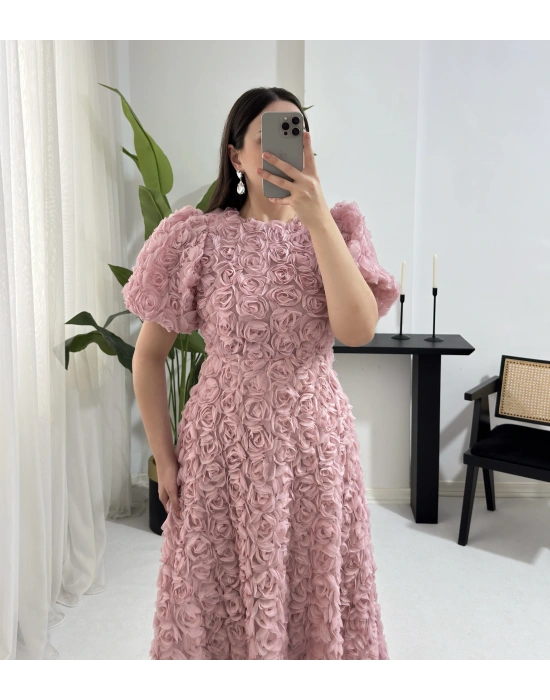 AURA MİDİ BOY GÜL DOKULU PEMBE ELBİSE