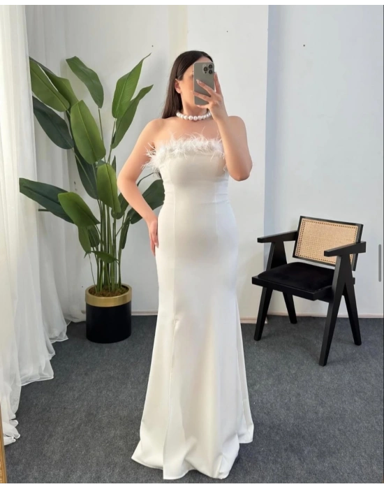 CARMEN KIRMIZI TÜYLÜ BEYAZ ELBİSE