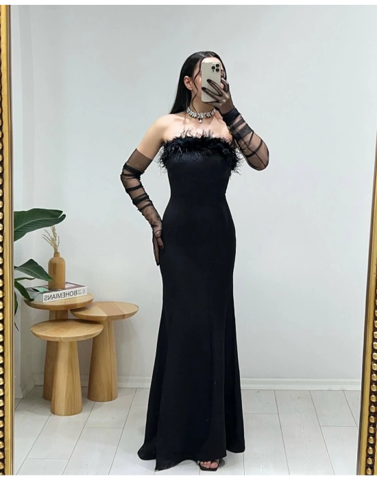 CARMEN KIRMIZI TÜYLÜ SİYAH ELBİSE