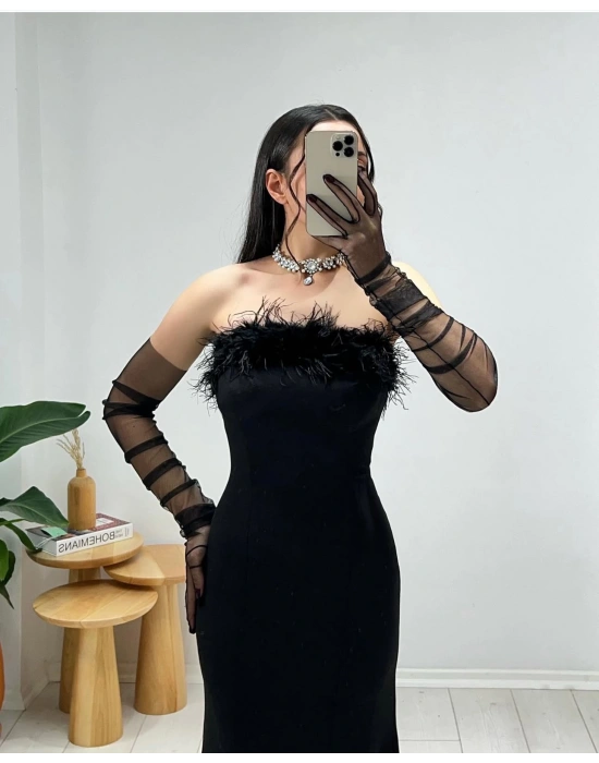 CARMEN KIRMIZI TÜYLÜ SİYAH ELBİSE