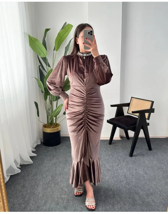 FİONA VOLANLI KADİFE VİZON ELBİSE