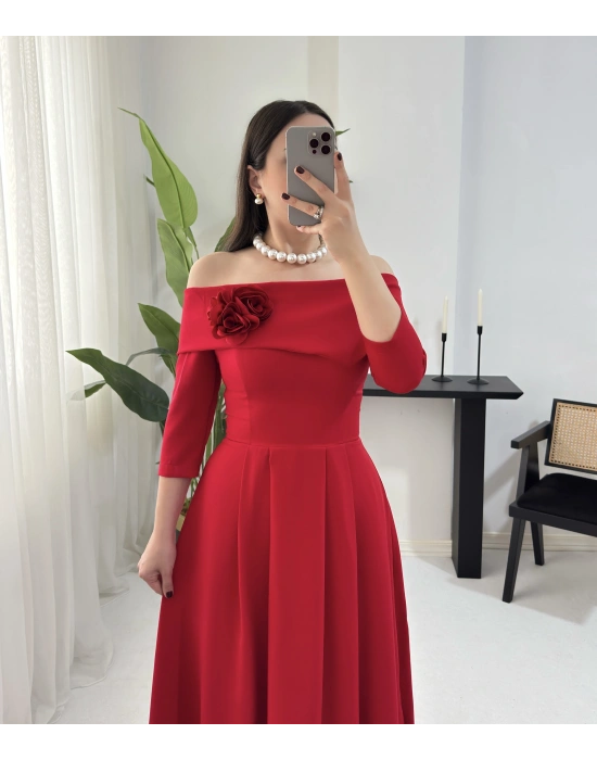 FRİDA MADONNA YAKA ÇİÇEK DETAYLI KIRMIZI ELBİSE