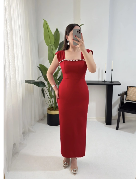 HOLLY TAŞ YAKA KIRMIZI ELBİSE