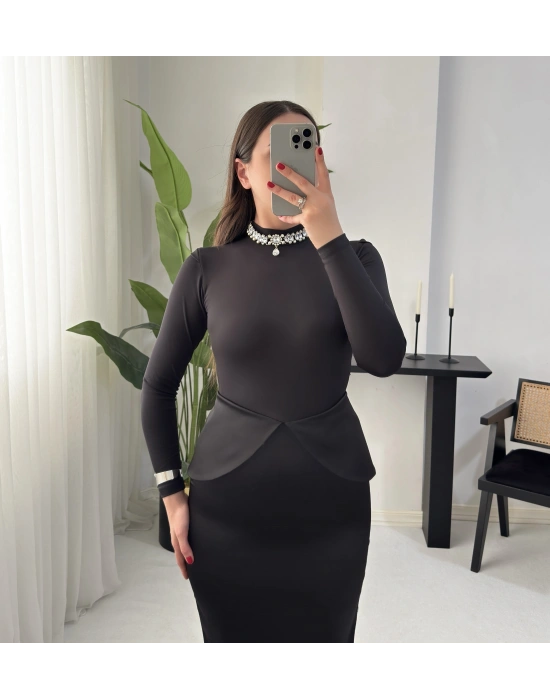 LARA DALGIÇ KUMAŞ SATEN ETEK DETAYLI SİYAH ELBİSE