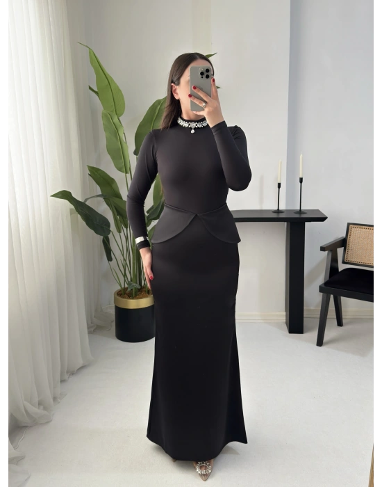 LARA DALGIÇ KUMAŞ SATEN ETEK DETAYLI SİYAH ELBİSE