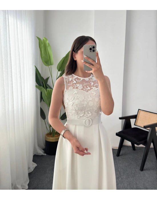 MİLANA ÇİÇEKLİ DETAYLI KEMERLİ BEYAZ ELBİSE